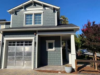 Main picture of 701 2nd Ave