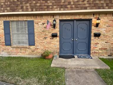 Main picture of 1907 W Shields Dr
