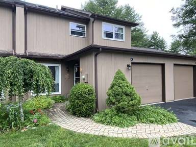 Main picture of 6 Pond Dr W