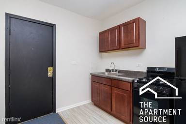 Main picture of 5710 N Winthrop Ave