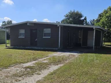 Main picture of 7921 Endive Ave