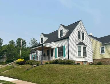 Main picture of 2205 D Ave NE