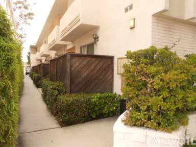 Main picture of 1423 S Saltair Ave
