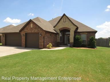Main picture of 708 Carol Ann Pl