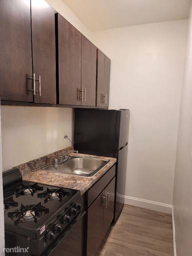 Main picture of 4506 N Sheridan Rd