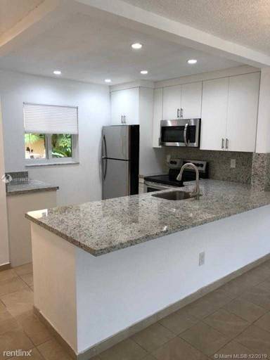 Main picture of 7820 Camino Real