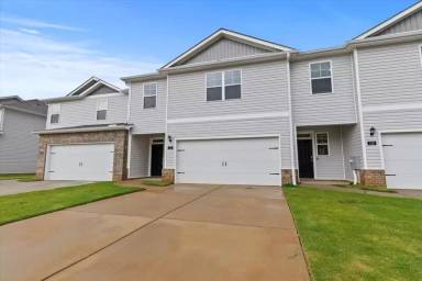 Main picture of 113 Maple Spring Trl