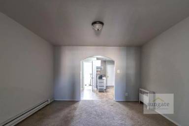Main picture of 1801 E Lombard St