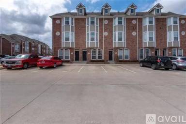Main picture of Lakeridge Townhomes