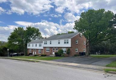 Main picture of 122 Crestmont Ave
