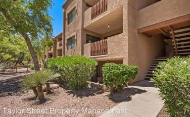 Main picture of Center Court Condominiums