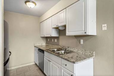 Main picture of 110 S 19th St