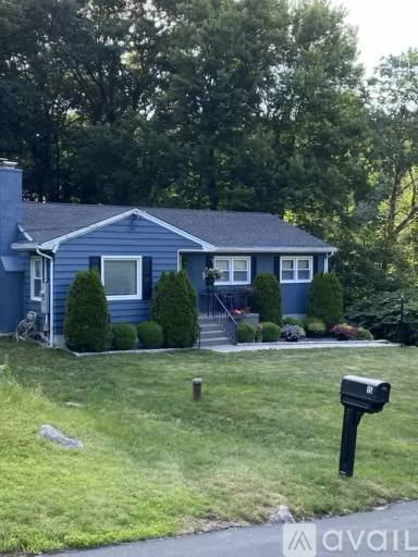 Main picture of 15 Dorothy Ave