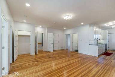 Main picture of 321 Main St