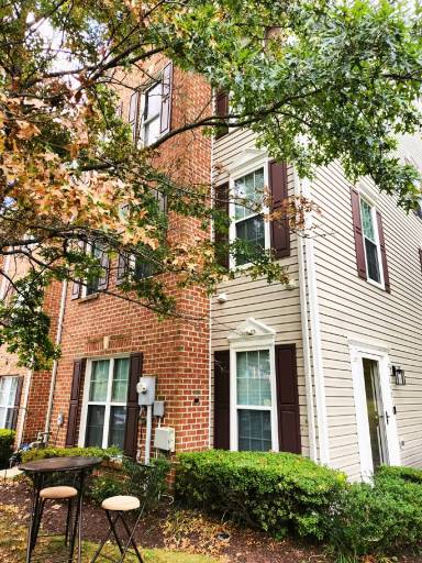 Main picture of 16511 Enders Ter