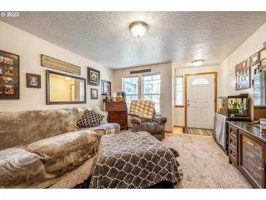 Main picture of 512 Helen St