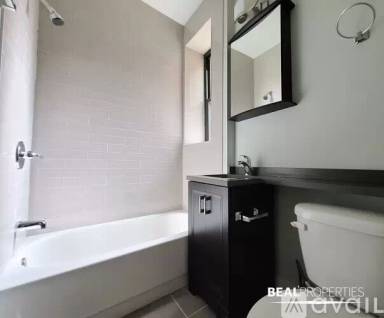 Main picture of 511 W Melrose St