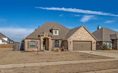 Main picture of 604 Labarre Ln