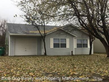 Main picture of 413 Village Ln