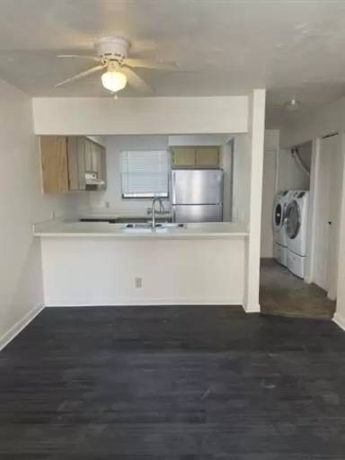 Main picture of 2542 SW 31st Pl