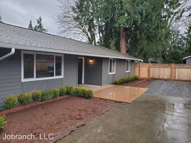 Main picture of 1527 NE 123rd St