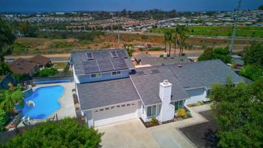 Main picture of 910 Lake Ridge Dr