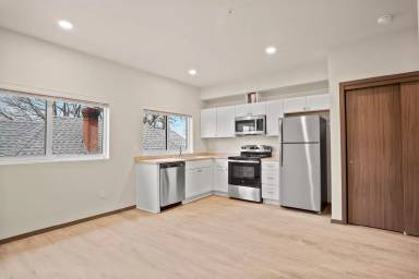 Main picture of 2001 W Boone Ave