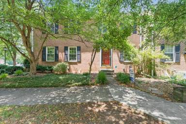 Main picture of 512 S Henry St