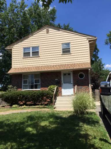 Main picture of 1 E Lakeview Ave