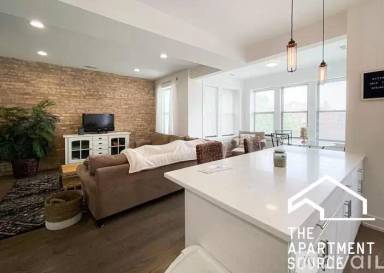 Main picture of 2020 N Spaulding Ave