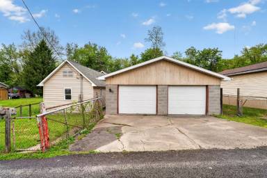 Main picture of 2311 Henderson Ave
