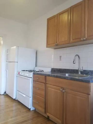 Main picture of 2130 W Berteau Ave
