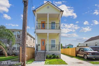 Main picture of 9025 Olive St