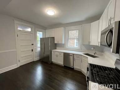 Main picture of 4735 N Maplewood Ave