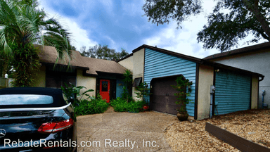 Main picture of 320 Garden Ln