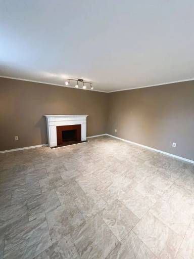Main picture of 10 River St
