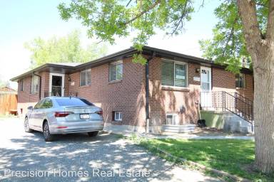Main picture of 2215 Reed Dr