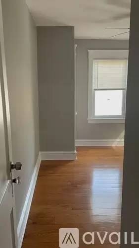 Main picture of 587 Larchwood Ave