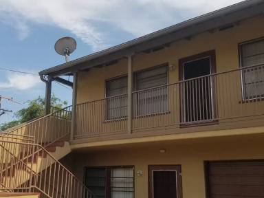 Main picture of 2804 Broadway