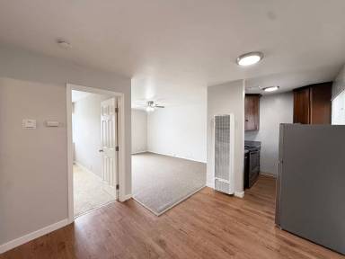 Main picture of 650 E 17th St