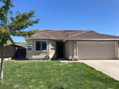 Main picture of 824 Cedar Ln