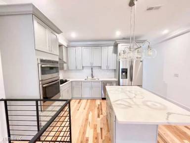 Main picture of 29 W Wildey St
