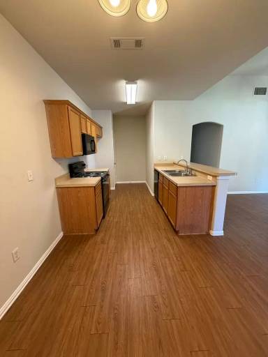 Main picture of 937 Sylvia St