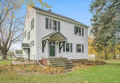 Main picture of 50637 Portage Rd