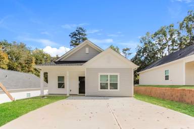 Main picture of 5511 Laborde Ave