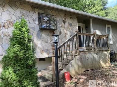 Main picture of 212 Brambleton Ct