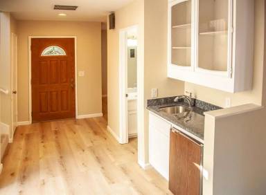 Main picture of 1931 Renoir Ave