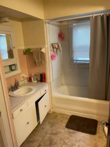 Main picture of 617 E 9th St
