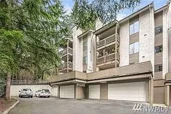 Main picture of 10423 Northeast 32nd Place - E305
