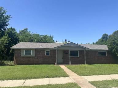 Main picture of 1452 NE 11th St